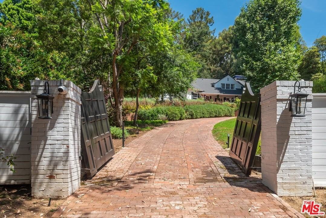 9305 Hazen Drive - Photo 3 of 50