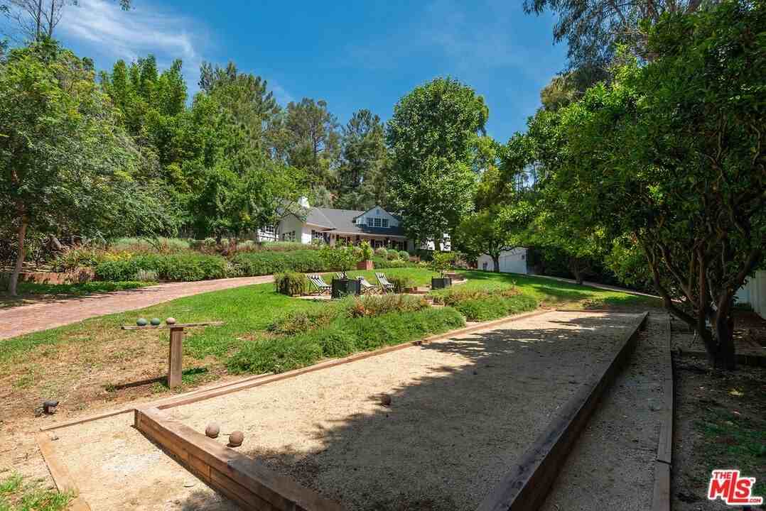 9305 Hazen Drive - Photo 5 of 50