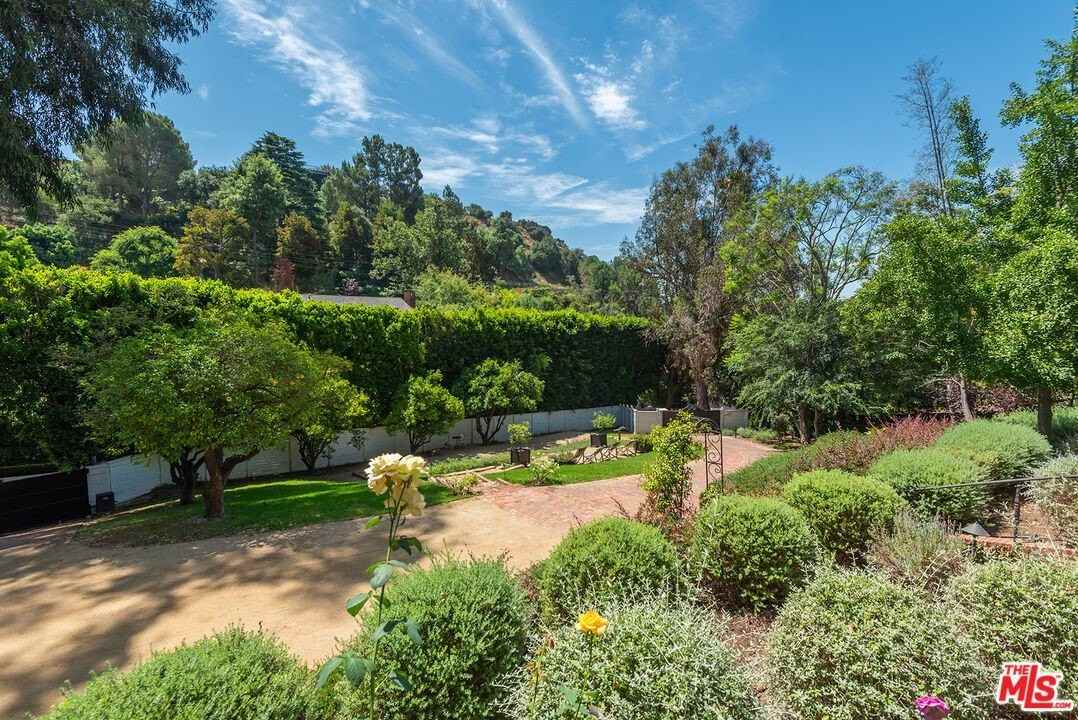 9305 Hazen Drive - Photo 7 of 50