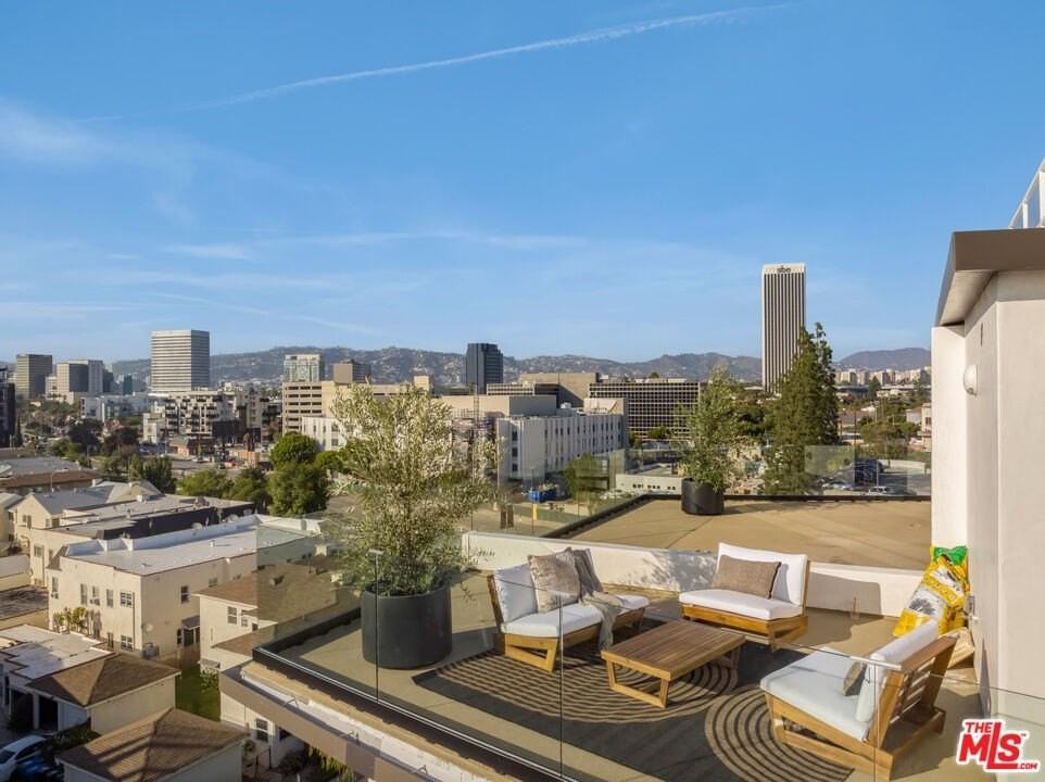 1110 South Spaulding Avenue #102 - Photo 6 of 13