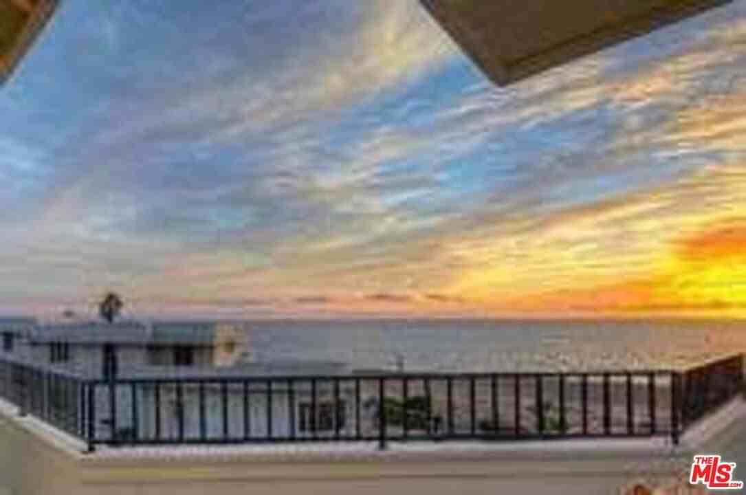 201 Redlands St - Photo 2 of 28