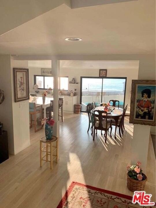 201 Redlands St - Photo 5 of 28