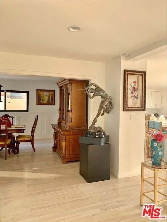 201 Redlands St - Photo 6 of 28