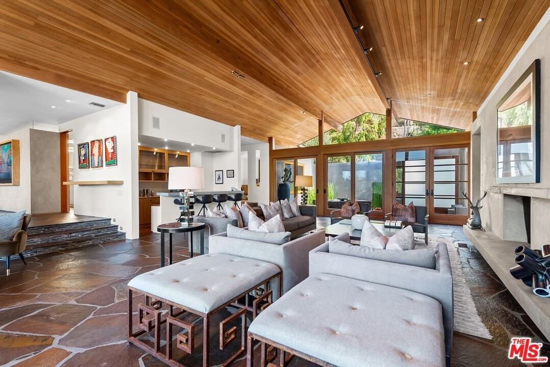 4305 Clear Valley Dr - Photo 4 of 42