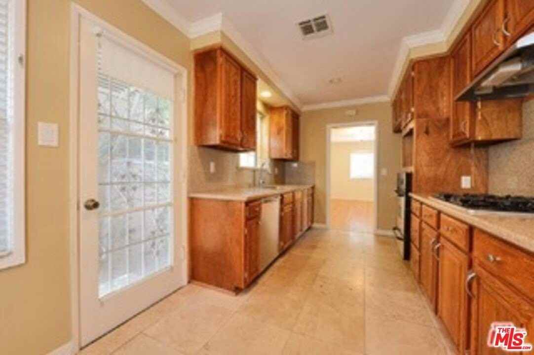 5739 Simpson Ave - Photo 7 of 9