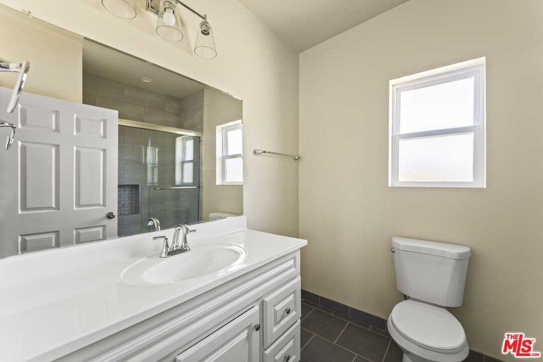 5741 Simpson Avenue - Photo 6 of 11