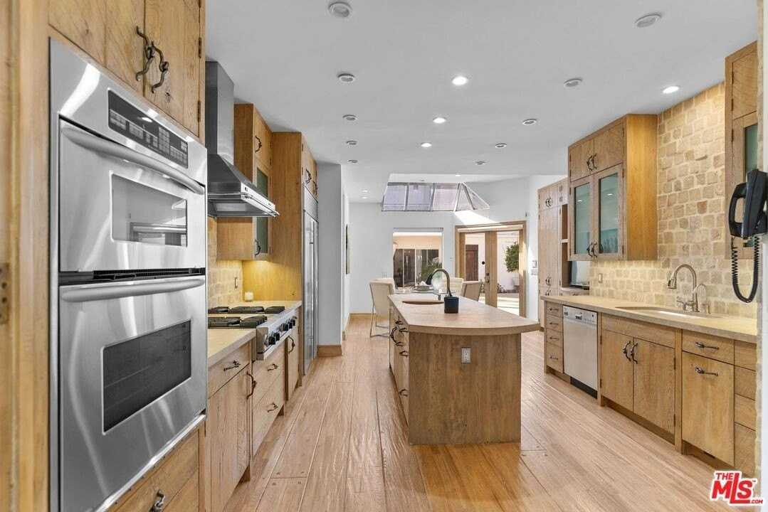 605 North Hillcrest Road - Photo 6 of 36