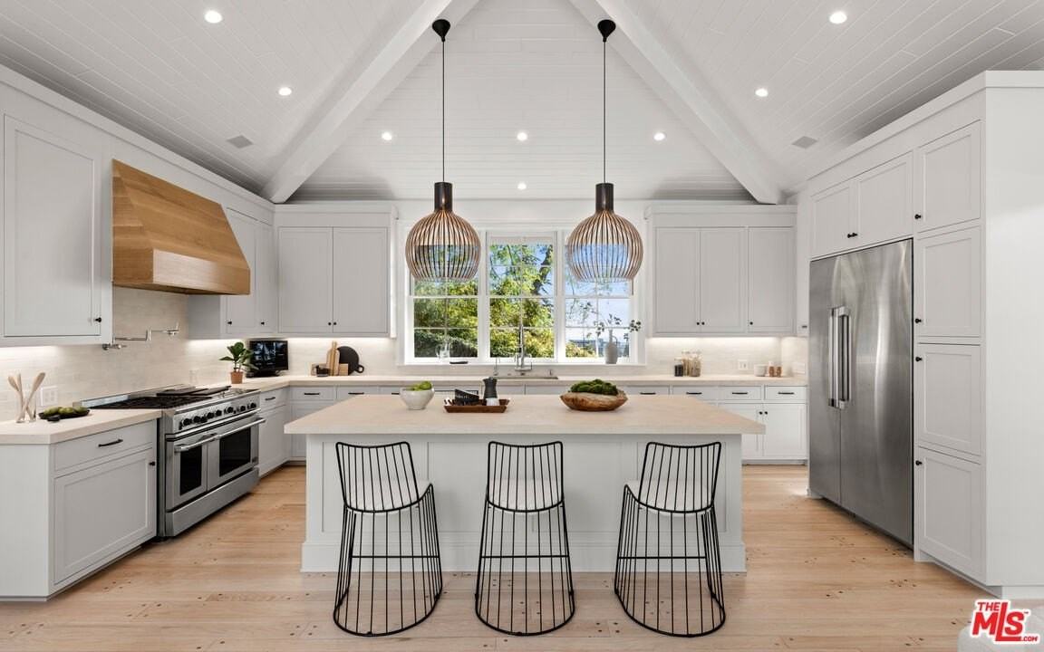 1330 North Wetherly Drive