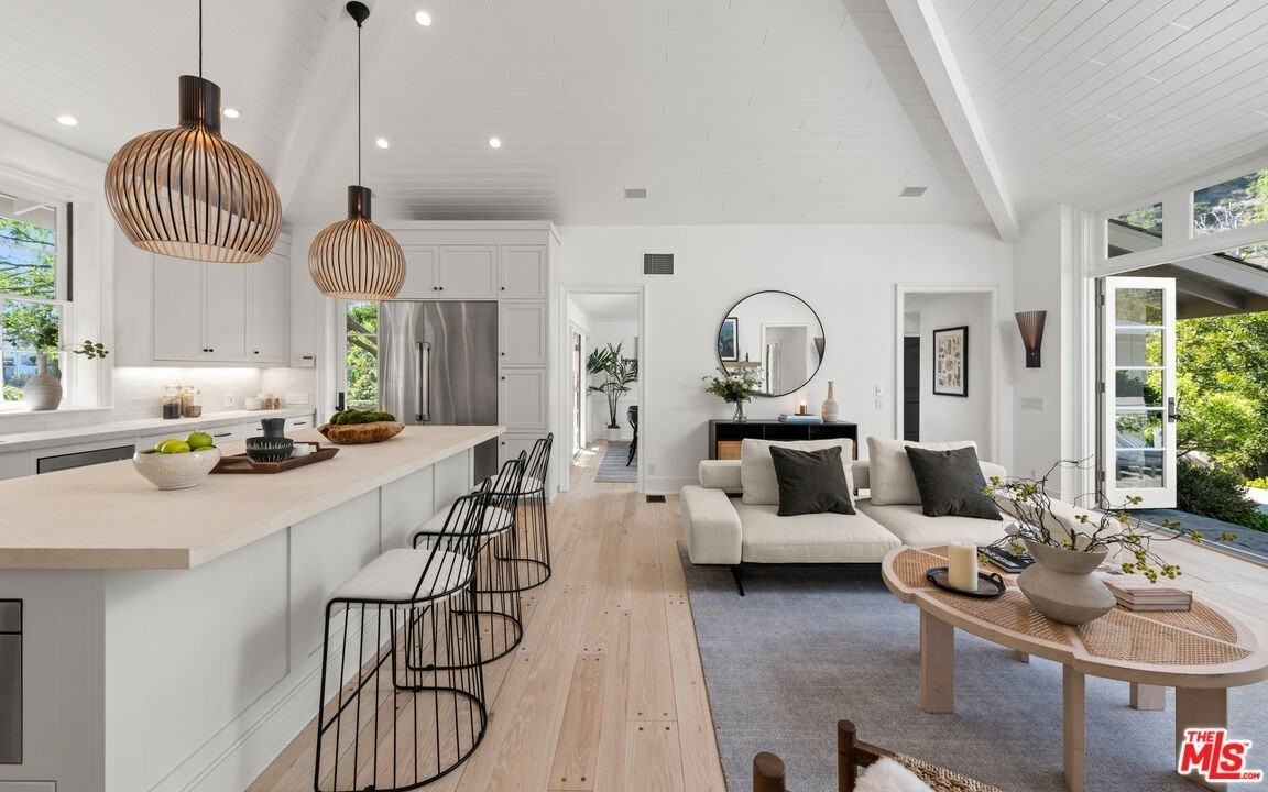 1330 North Wetherly Drive - Photo 3 of 38