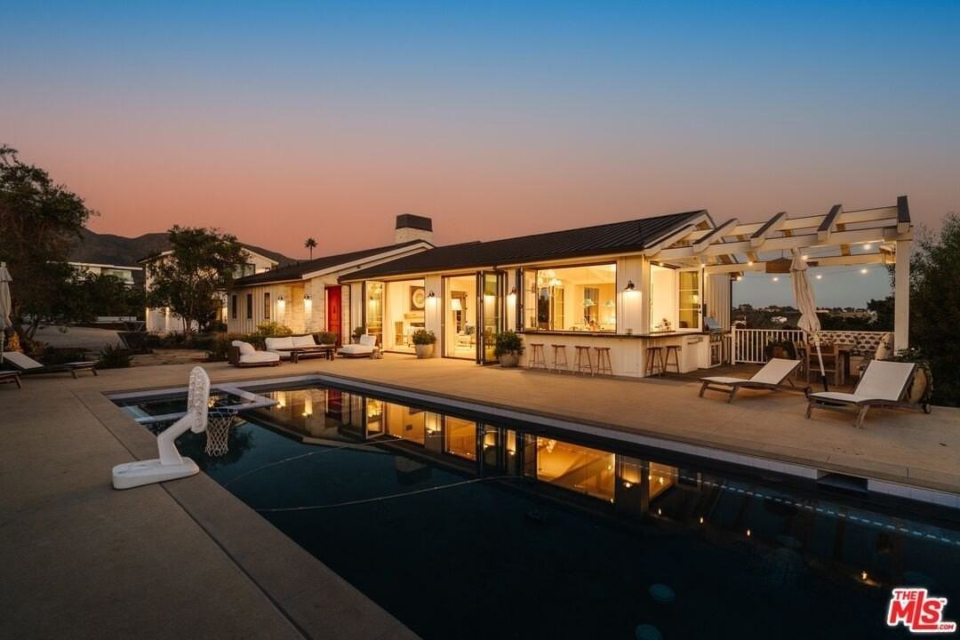 5770 Busch Dr - Photo 2 of 50