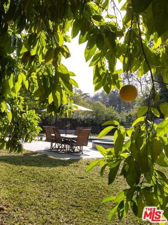 5124 Calenda Dr - Photo 3 of 4