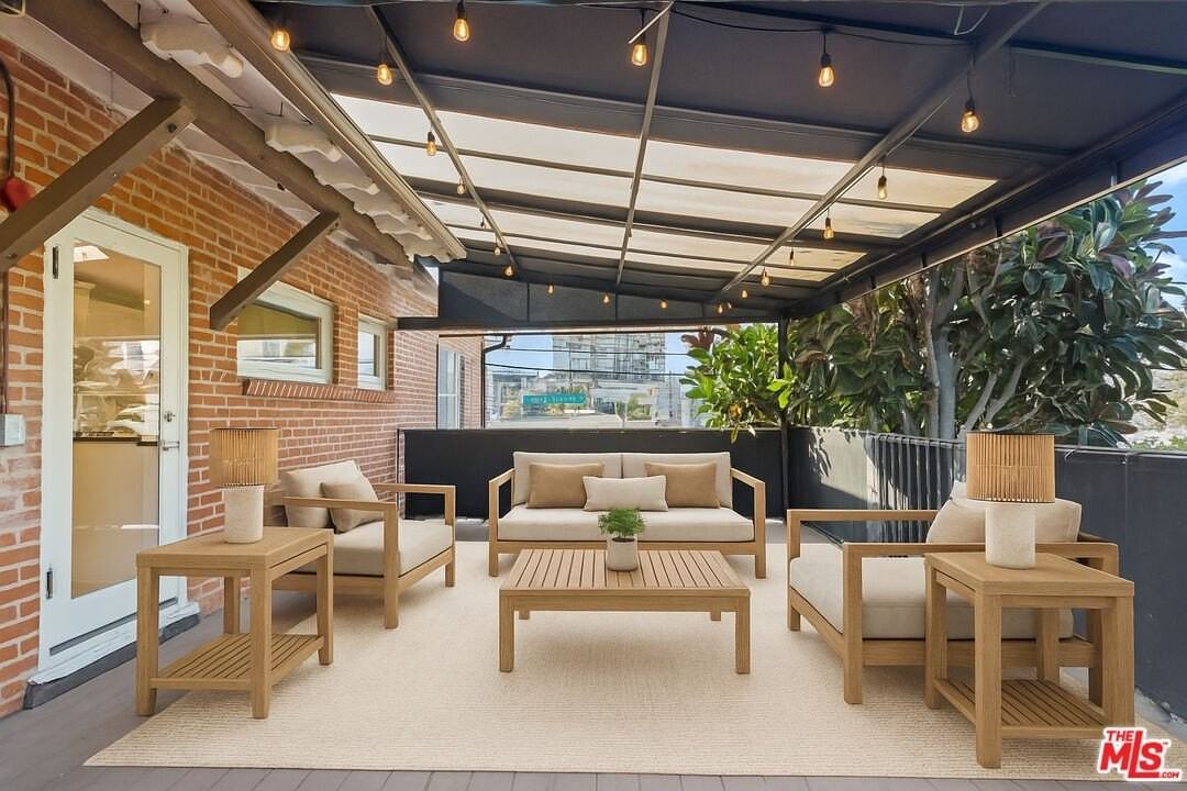 8467 West 4th Street - Photo 5 of 12