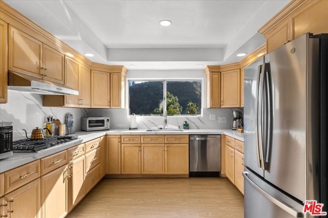 1650 Clear View Drive - Photo 5 of 31