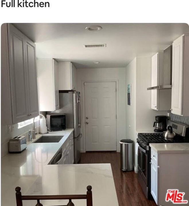 2821 S Harcourt Ave - Photo 5 of 9