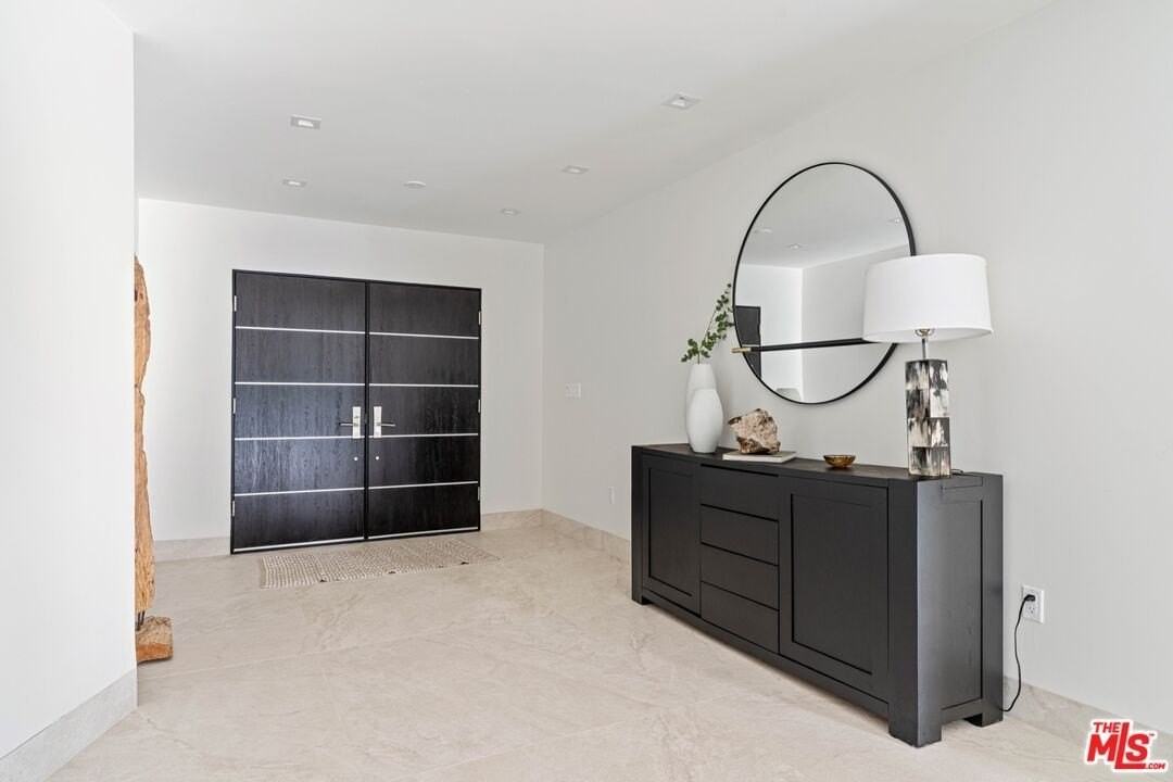 2301 Donella Circle - Photo 4 of 34