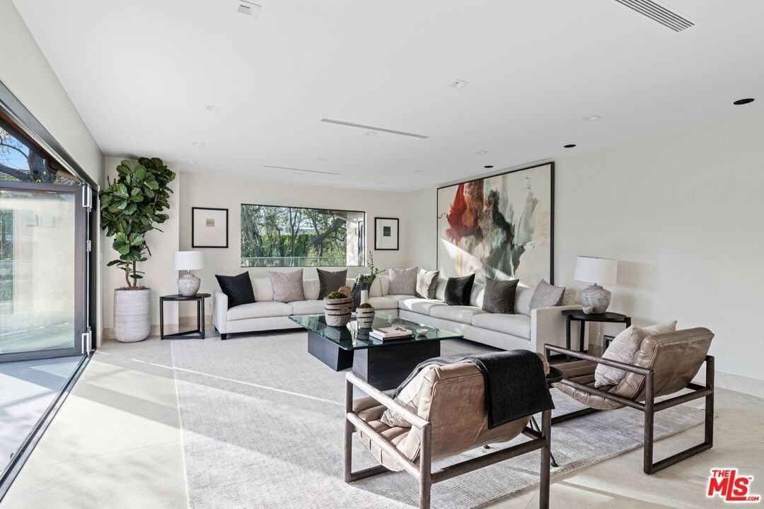 2301 Donella Circle - Photo 6 of 34