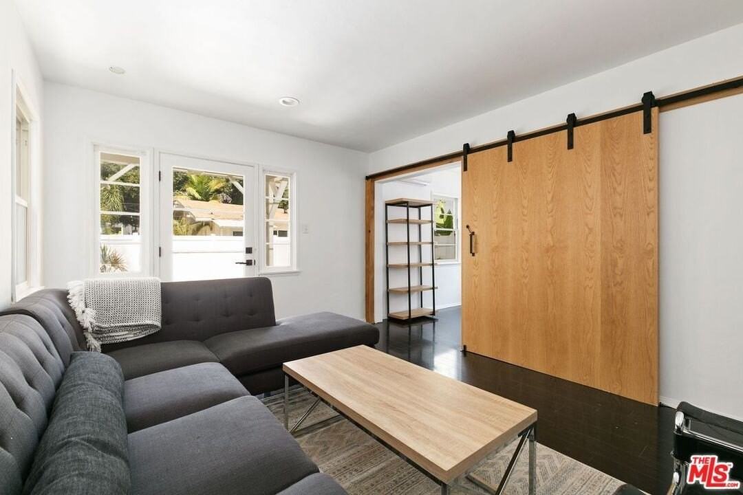 1034 Bay Street #B - Photo 6 of 23