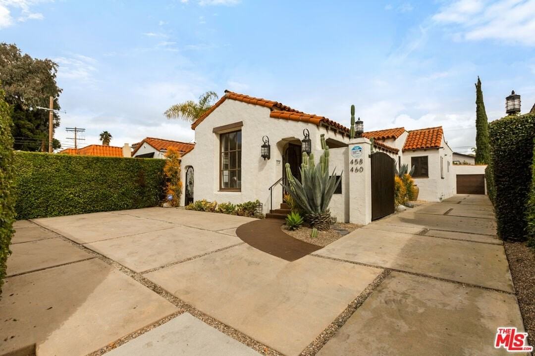 458 N Alfred St - Photo 2 of 31