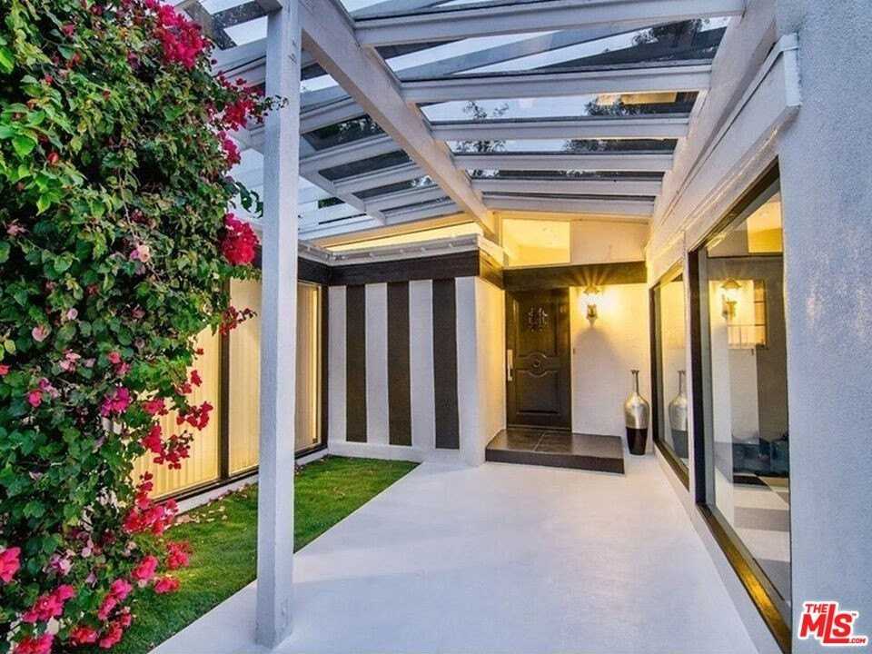 7475 Mulholland Drive - Photo 2 of 26