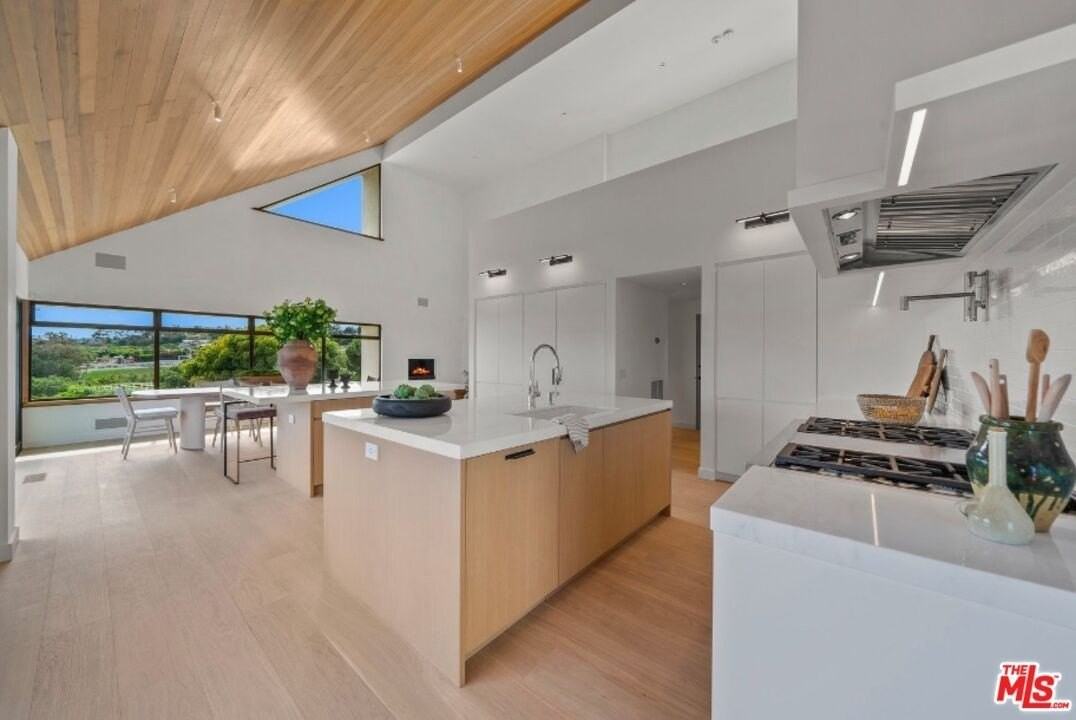 27553 Pacific Coast Highway - Photo 4 of 23