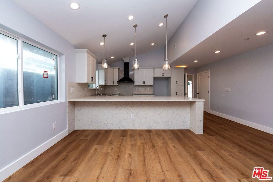 2208 South Harcourt Avenue - Photo 5 of 17