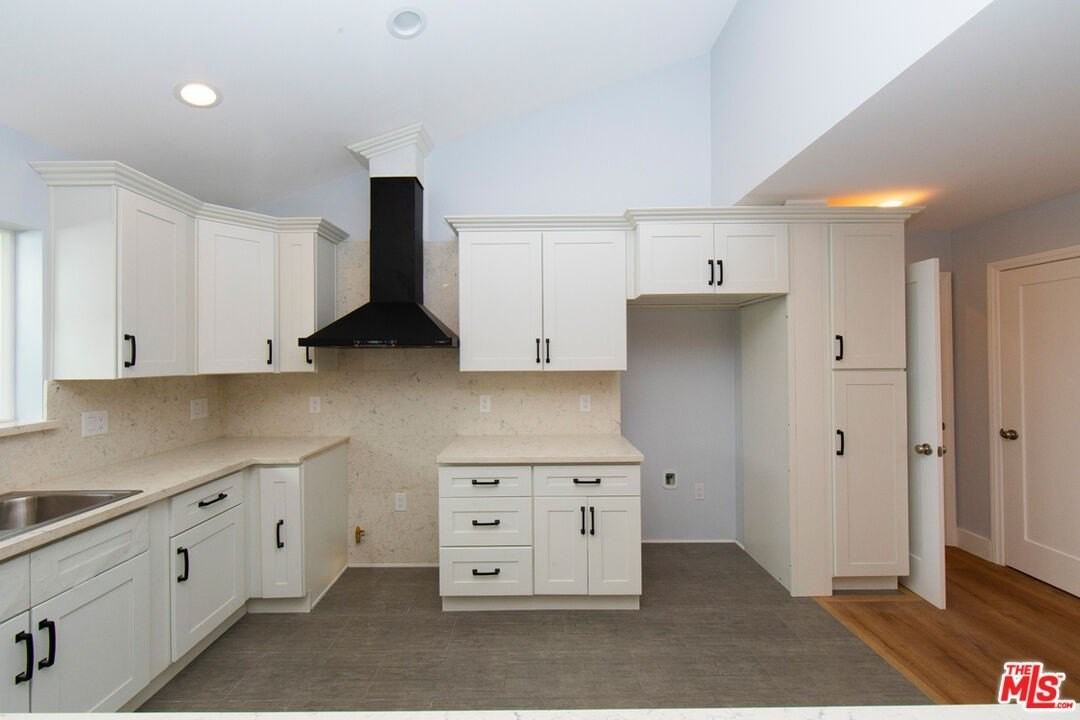 2208 South Harcourt Avenue - Photo 7 of 17