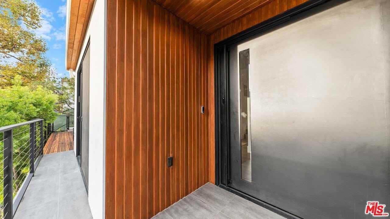 1416 Comstock Avenue - Photo 5 of 50