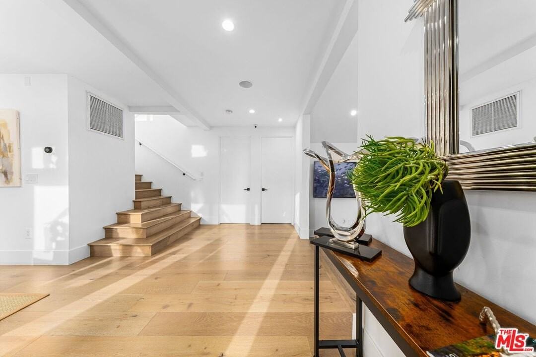 1416 Comstock Avenue - Photo 7 of 50