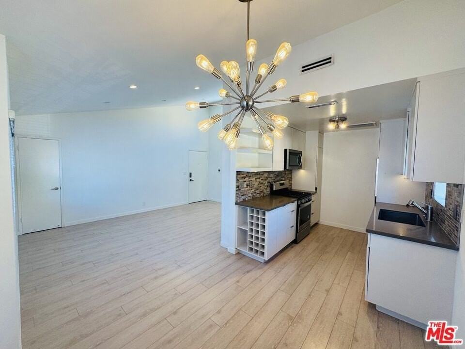 1237 N Ogden Dr Apt 3 #3 - Photo 3 of 14