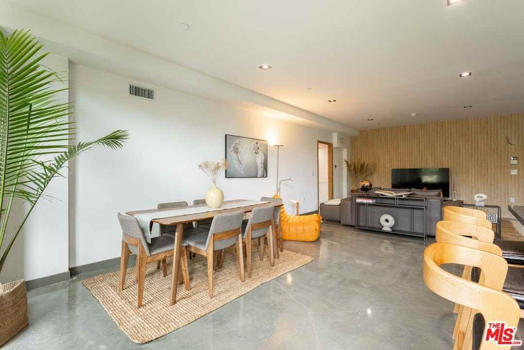 547 N Sweetzer Ave Unit 103 #103 - Photo 7 of 28