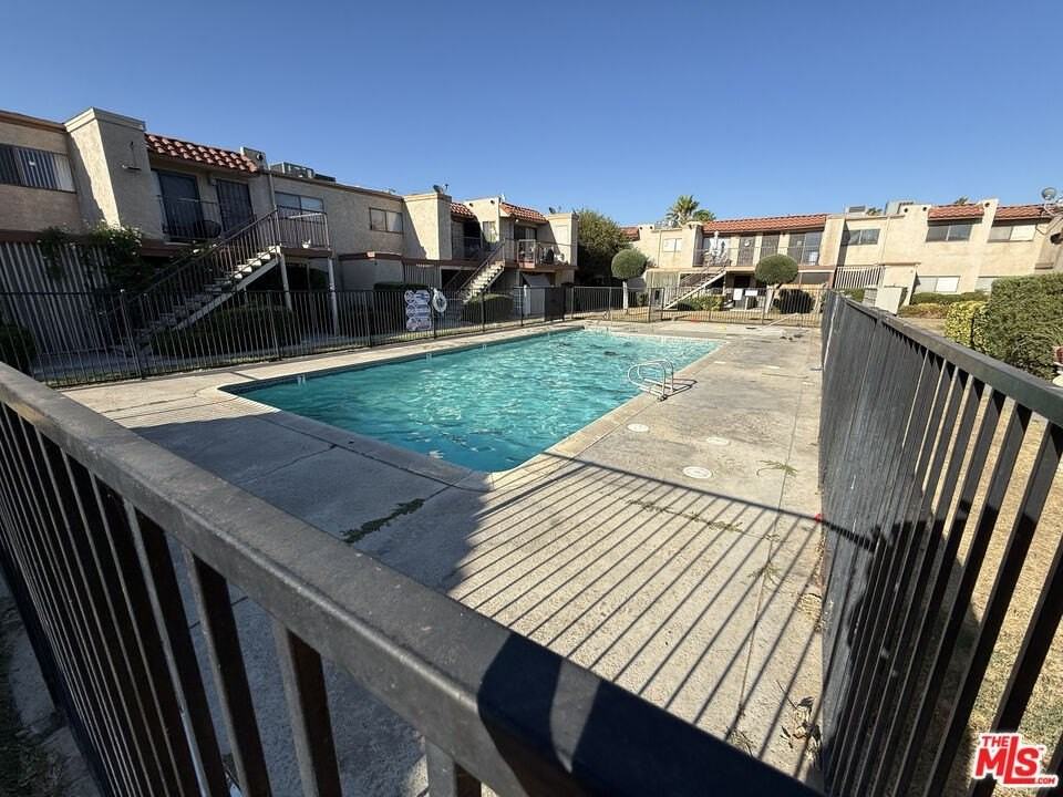 2411 West Acacia Avenue - Photo 2 of 5