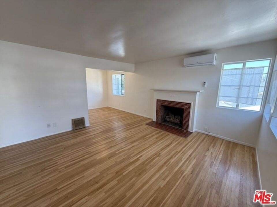 3237 Midvale Ave - Photo 2 of 20