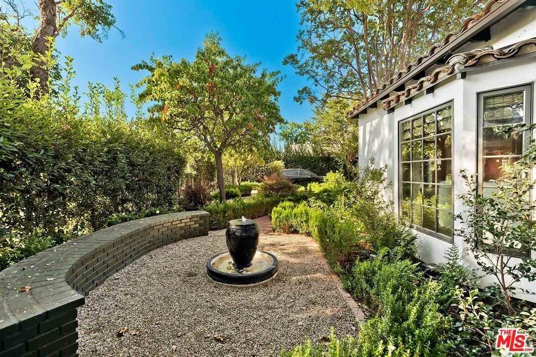 4416 Arcola Avenue - Photo 5 of 46