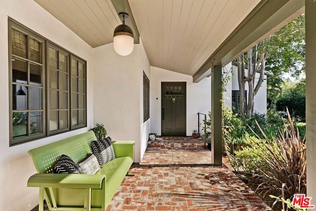 4416 Arcola Avenue - Photo 6 of 46