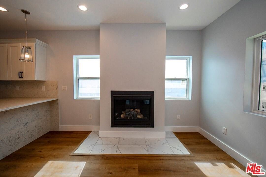 2210 South Harcourt Avenue - Photo 3 of 15