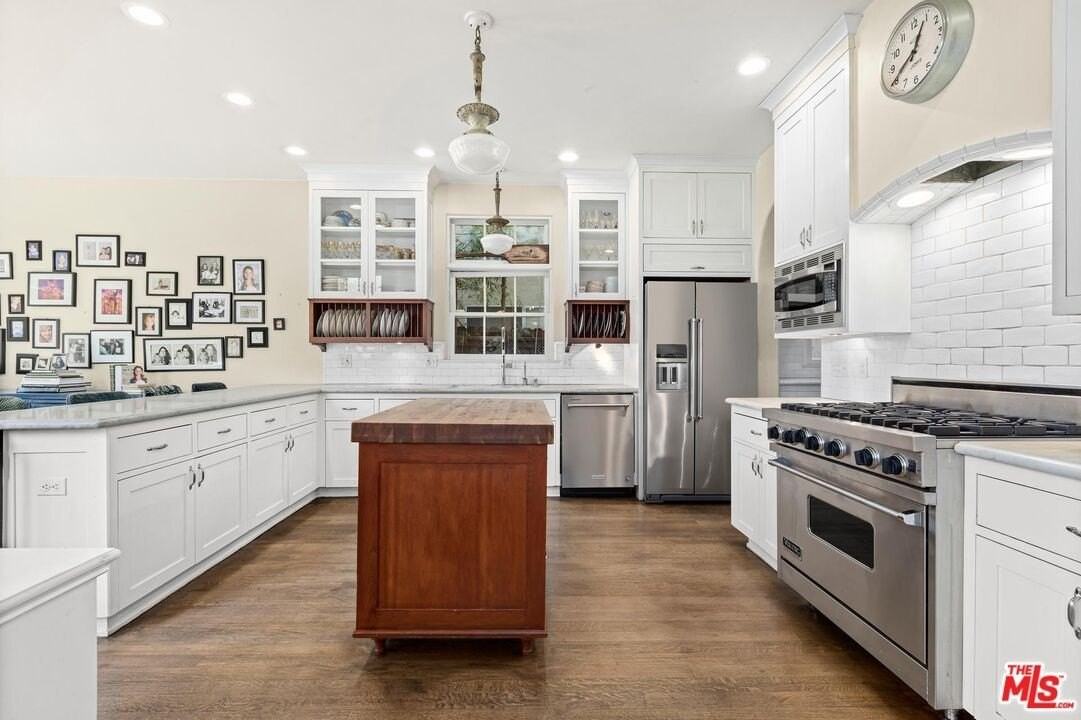 537 N June St - Photo 6 of 15