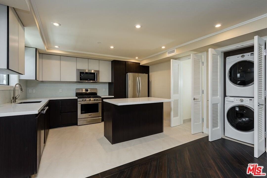 1211 9th Street #200 - Photo 4 of 11