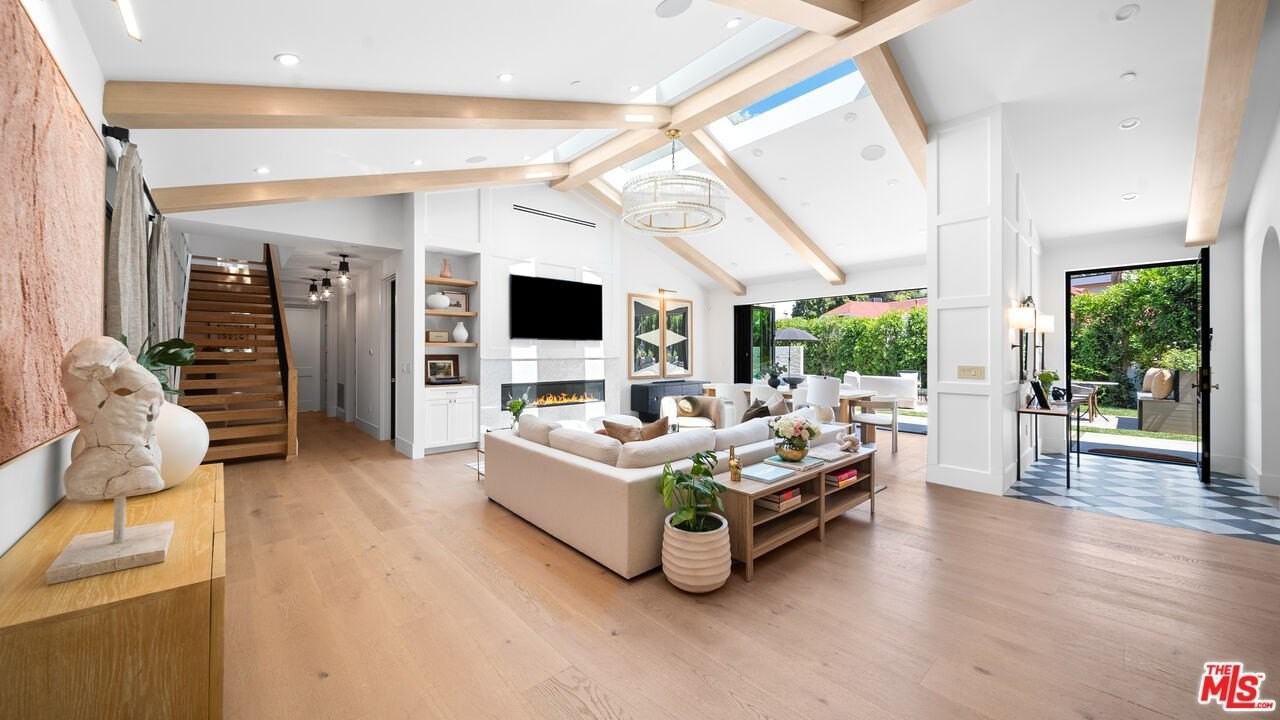 1914 Laurel Canyon Blvd - Photo 6 of 47