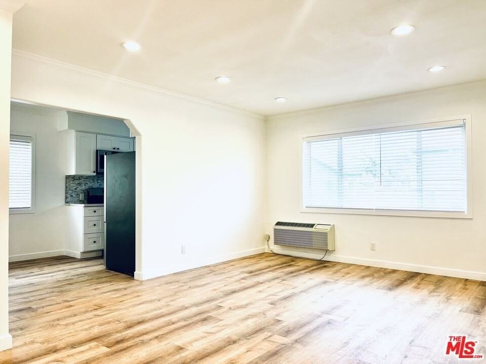 600 East Chevy Chase Drive #G - Photo 6 of 22