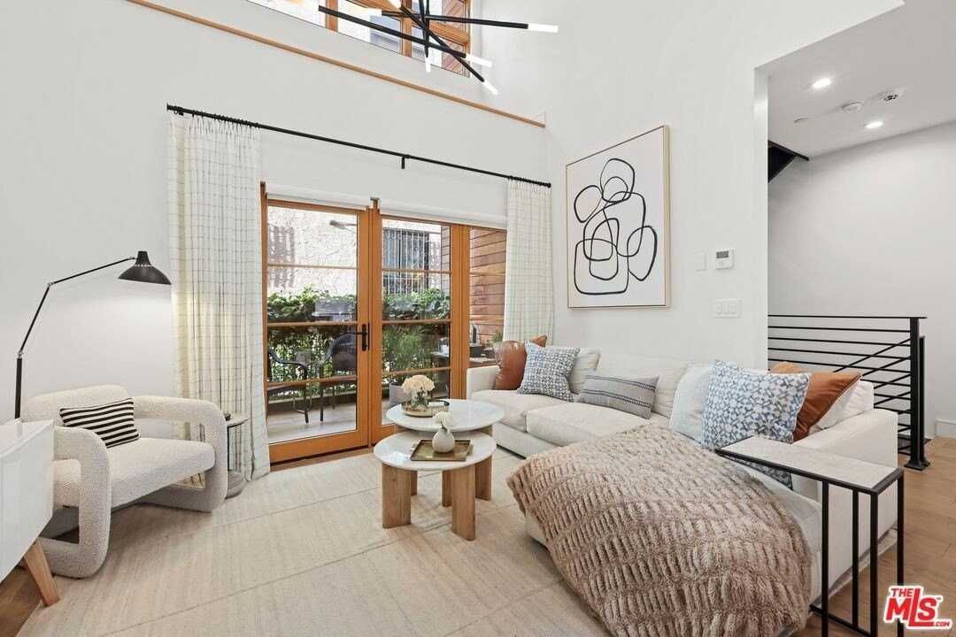 1035 North Vista Street - Photo 6 of 30