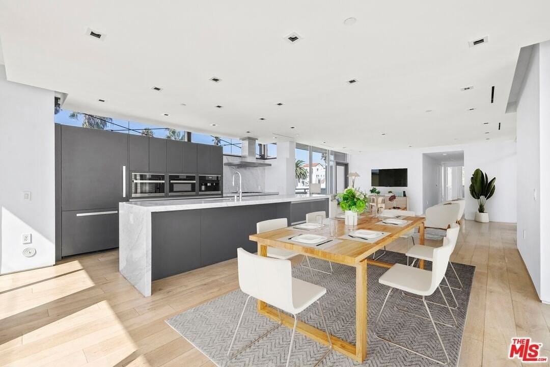 1012 2nd St Apt 4 #4 - Photo 5 of 19