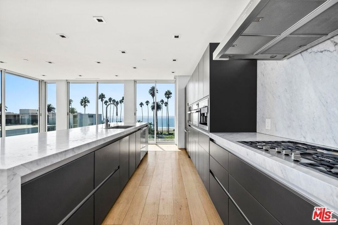 1012 2nd St Apt 4 #4 - Photo 6 of 19