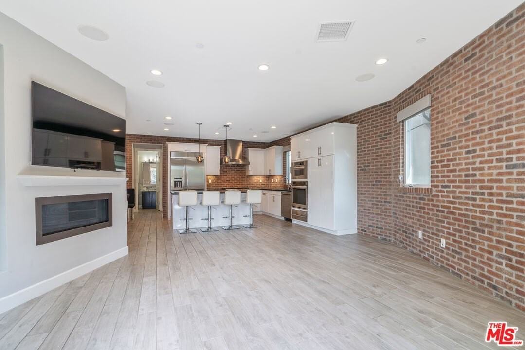 12860 S Seaglass Cir - Photo 4 of 44