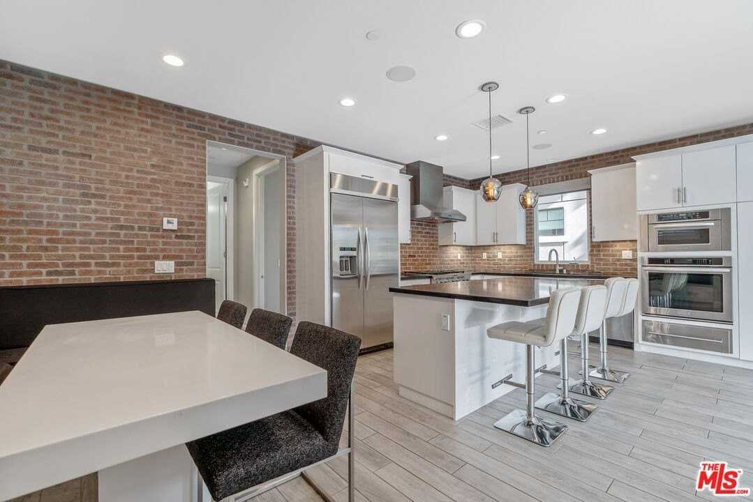 12860 S Seaglass Cir - Photo 7 of 44