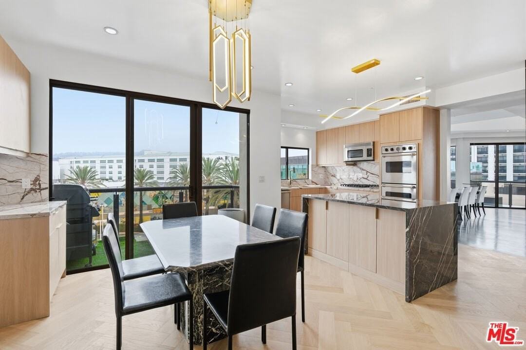 121 S Canon Dr Unit 401 - Photo 7 of 31