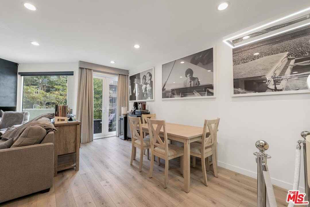 8601 West Knoll Drive #5 - Photo 6 of 34