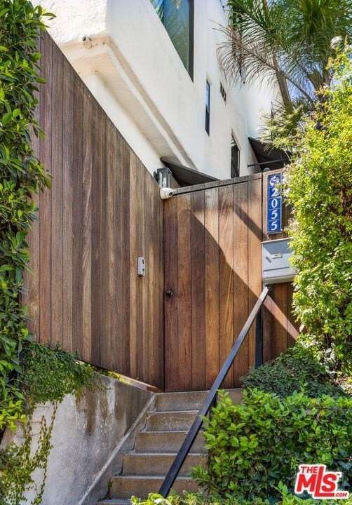 2055 West Silver Lake Drive - Photo 2 of 17