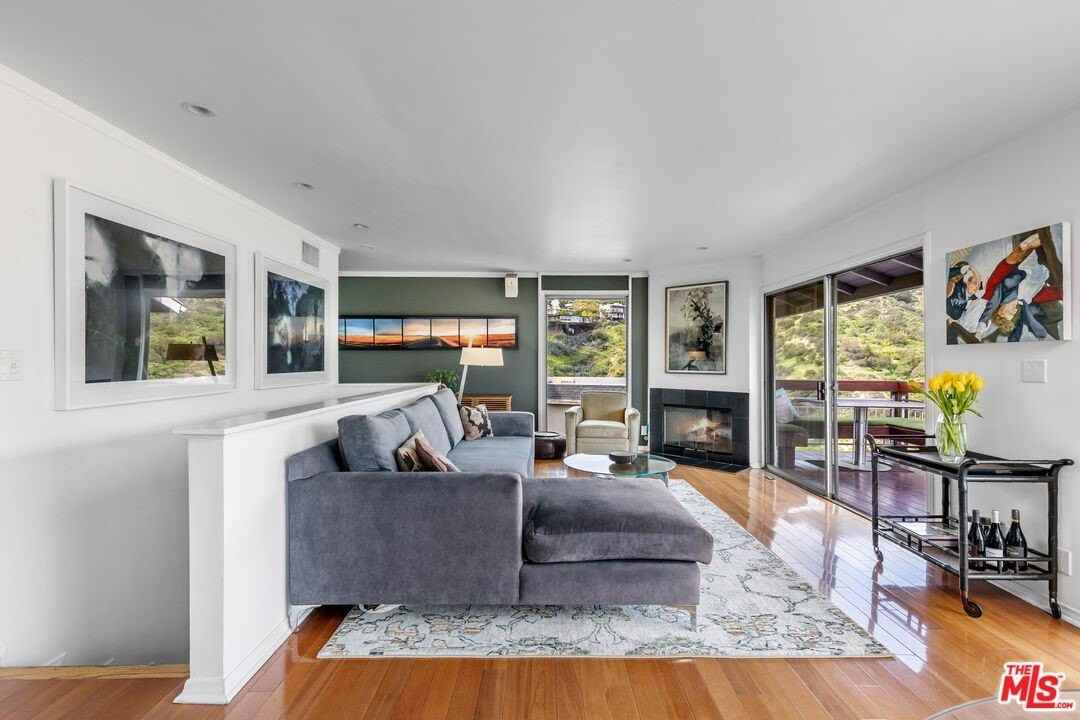 2843 Lambert Dr - Photo 5 of 28