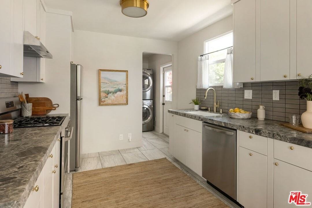 3031 Virginia Road - Photo 3 of 10