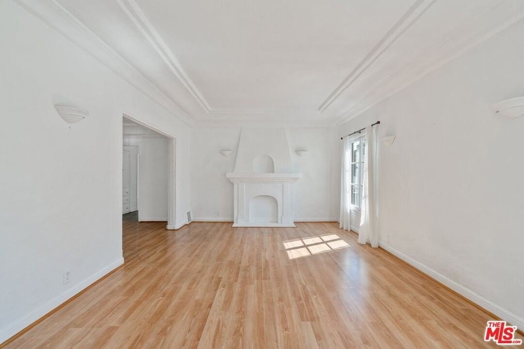 1232 S Orange Grove Ave - Photo 5 of 36